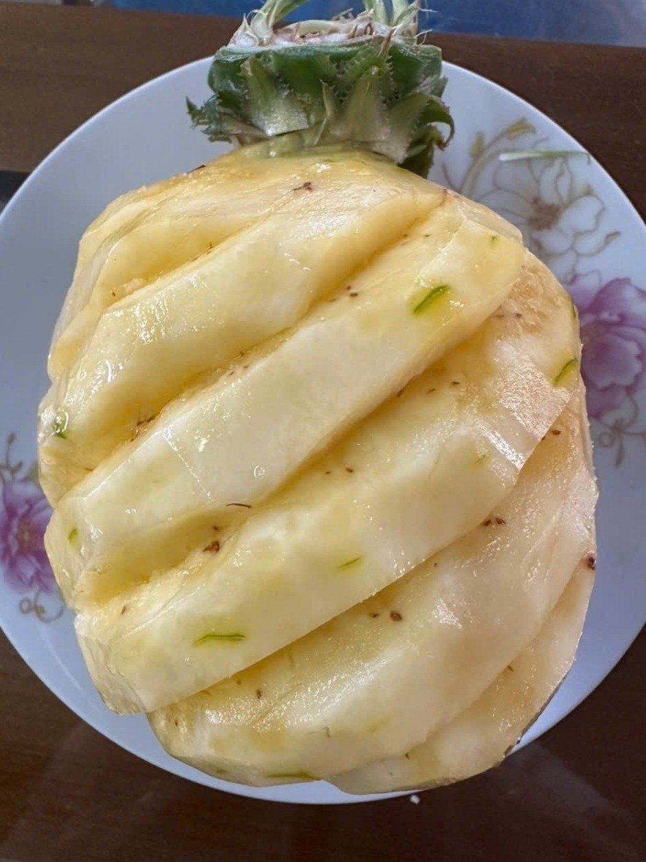 Warning: Doctors Reveal 6 Types of People Who Should NEVER Eat Pineapple (Are You One?)