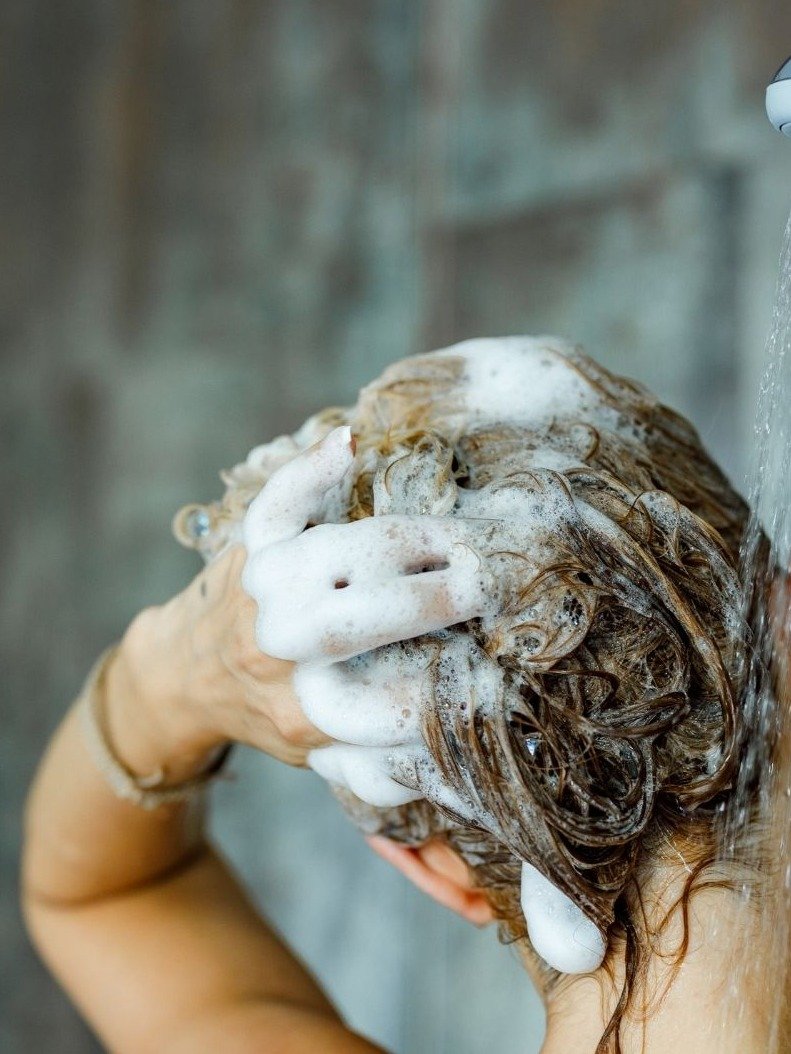The 7-Day Onion Hair Secret Older Adults Are Using To Revitalize Thinning Hair (And Why You Should Too!)